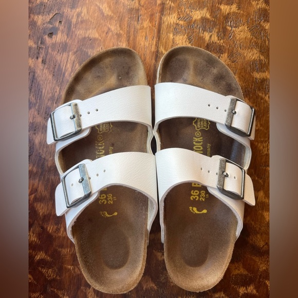 Shoes - Birkenstock Arizona Birko Flor in White Size 36